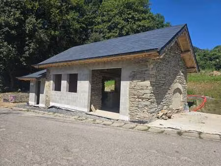 micro gîte en gros oeuvre fermé sur terrain de 11 ares