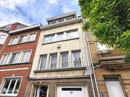 splendide maison (250m2)/jardin (80m2) à rénover