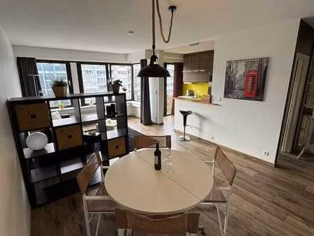 appartement 2 chambres rénové-meublé (bd. d'avroy - 100m²)