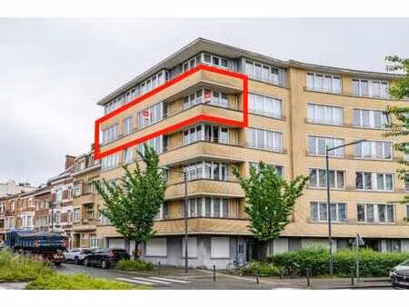 appartement lumineux 2 chambres avec balcons et cave