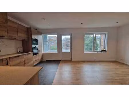 appartement 2 ch. à louer jette  fraîchement rénové