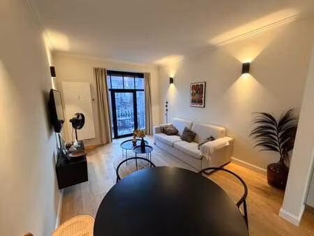 --- nouveau --- ce charmant appartement meublé d’environ ...
