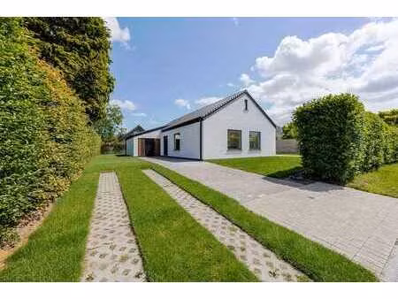 totaal gerenoveerde alleenstaande woning met oog voor kwa...