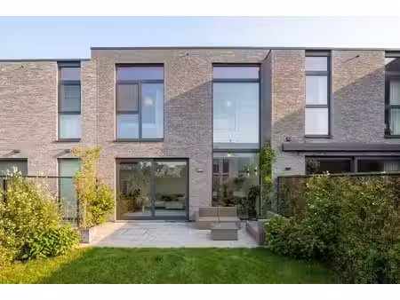 maison ben moderne dans un emplacement de choix à proximité
