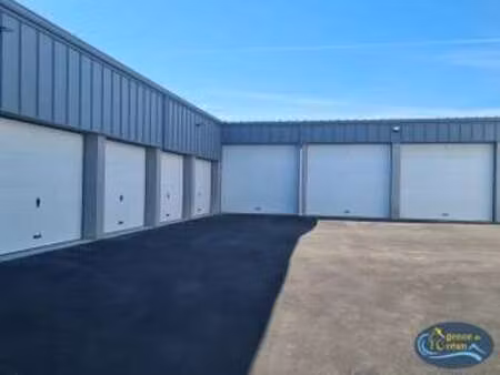 location garage box et parking à pénestin (56760) : à louer / 93m² pénestin