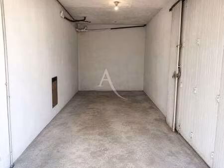 vente garage et parking aux sables-d'olonne (85100) : à vendre / 14m² les sables-d'olonne