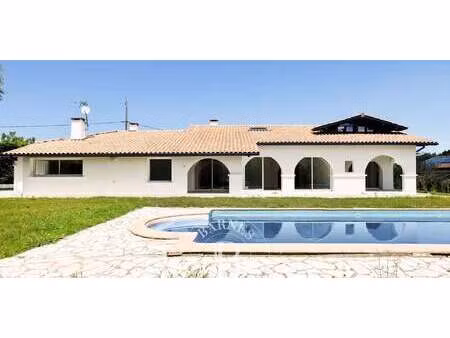 maison avec piscine urrugne (64)