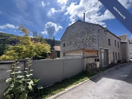 charmante maison en pierre entièrement rénovée avec goût