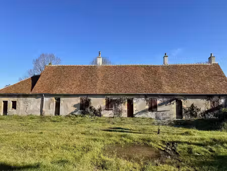 paisible ferme vue canal latéral à la loire