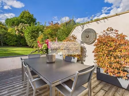 rive droite  maison en tres bon etat avec jardin  terrasses et sous-sol