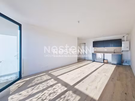 saint cyr l ecole - appartement 4 pièces de 80 m² avec balcon et parking