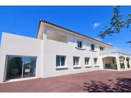 boulouris - haut et bas de villa avec studio independant