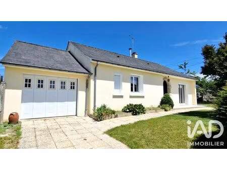 pavillon à andouillé (53240)