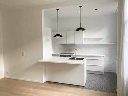 duplex 170 m² avec terrasse lumineux à saint-gilles