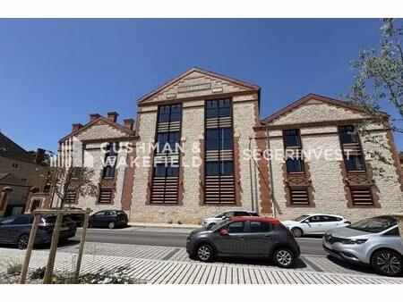 location bureaux 799 m²