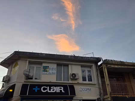 a louer  bureaux de 90m2 situé à riviere salée