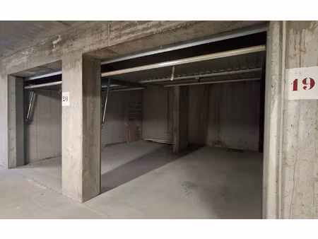 location stationnement  25.86 m² t- à manosque  140 €