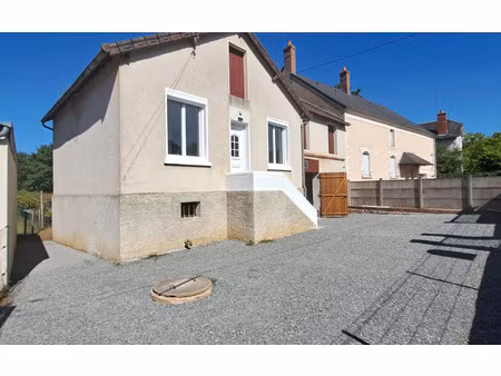 location maison  m² t-2 à ménétréol-sous-sancerre  560 €
