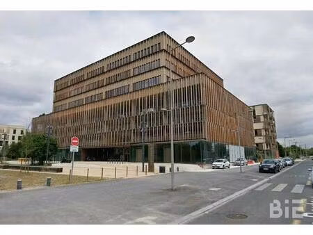 location commerce bruges 33520 81m² à 798m²
