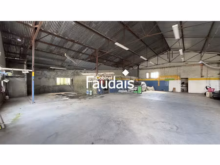 vente local commercial 630 m²