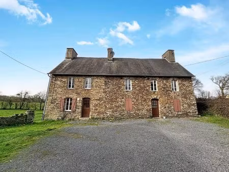 corps de ferme avec deux logements