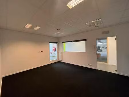 bureaux de 18m² dans un business center