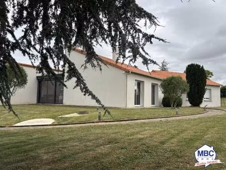 vente maison à beaupreau (49600) : à vendre / 140m² beaupreau
