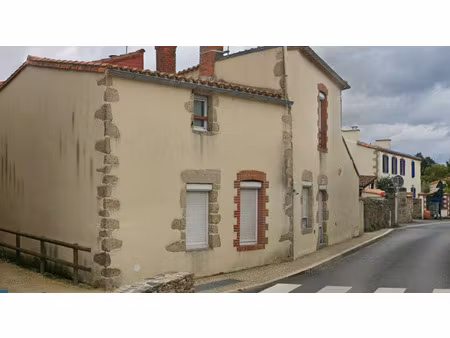 vente maison à cugand (85610) : à vendre / 90m² cugand