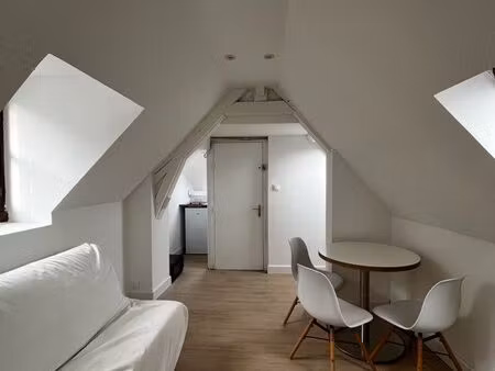 studio meublé neuf en haut de laon