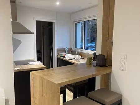 studio meublé rénové avec parking privé en plein centre de ploërmel