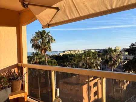 2 pièces vue mer golfe juan
