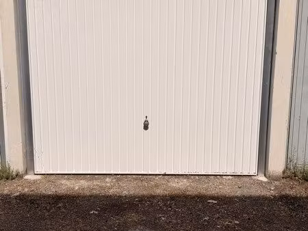 garage à louer à pontcharra – 14 m² – 110/mois