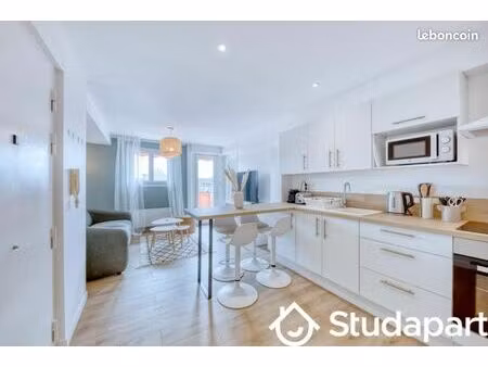 chambre 1 pièce 12 m²