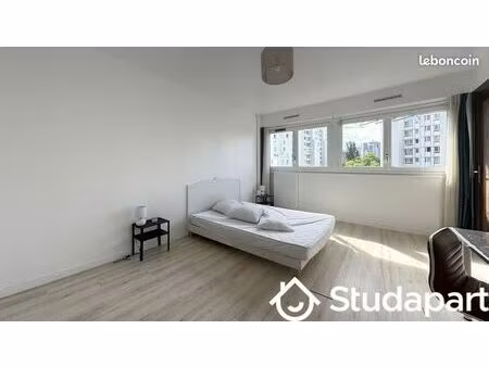 chambre 1 pièce 82 m²