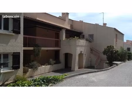 bandol studio mezzanine 23 m2 meublé location à l' année