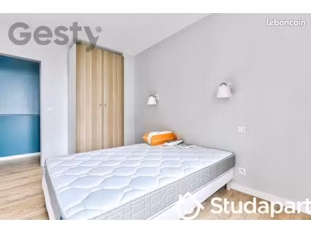 chambre 1 pièce 47 m²