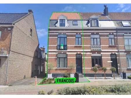 maison familiale de 4 chambres  rénovée avec goût  à assebr…
