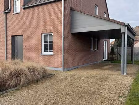 maison avec 3 chambres