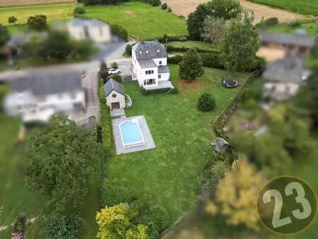 spacieuse villa 6 chambres avec piscine creusée