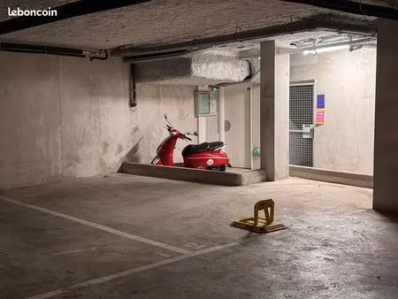 a louer emplacement de parking marseille 5°  à côté de l'hôpital de la timone et de la fac