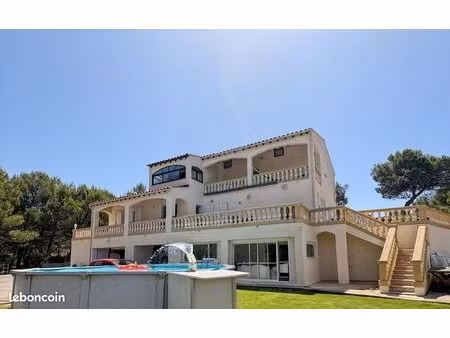 villa 6 pièces 196 m²