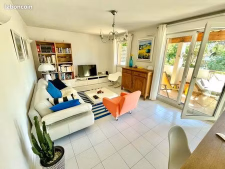 appartement t4 avec grande terrasse