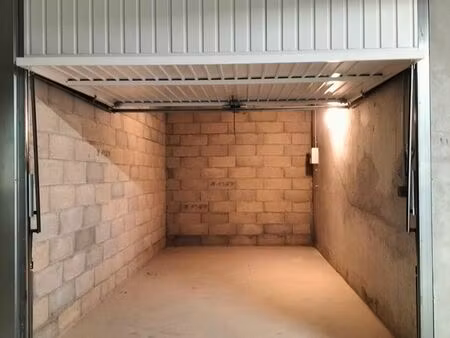 garage fermé sécurisé