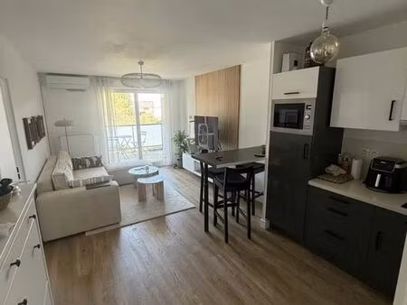 t2 meublé 40m² climatisé – terrasse  parking – marseille 11ème  résidence sécurisée