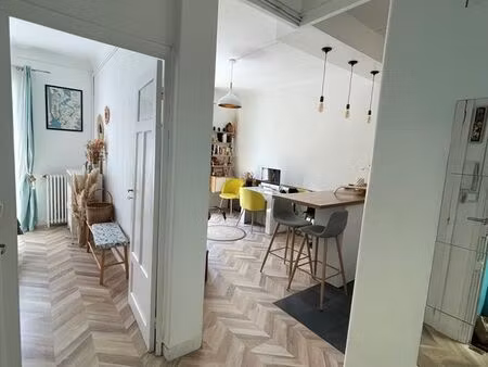 t2 40m² lumineux + balcon – emplacement premium – aucun travaux ◊ marseille 6e