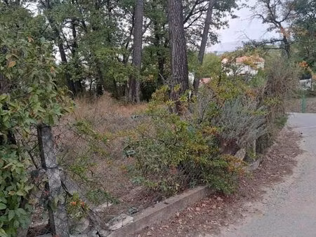 terrain 938 m² greasque