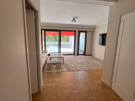 appartement 71 m2 et 90m2 de terrasse avre de paix