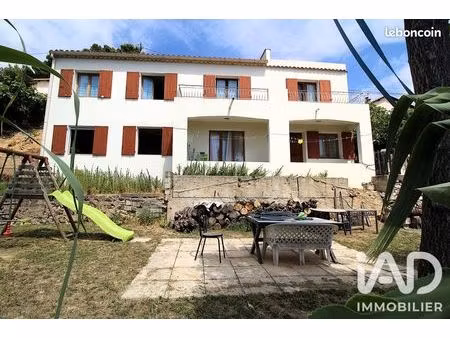 maison 13 pièces 217 m²