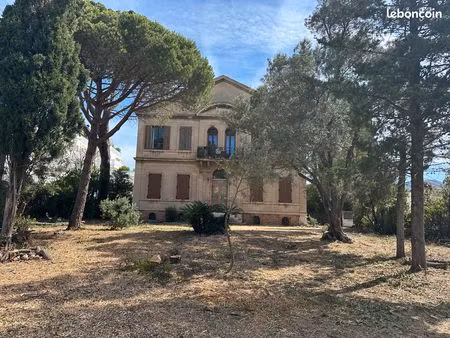 maison de maitre 554 m2 avec potentiel terrain marseille 9 ème