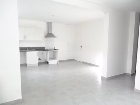 beau vaste t3 (convient pers. mob. réduite) pkg cave 35m2